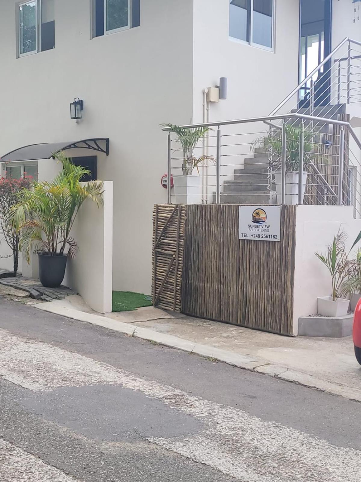Sunset View Self Catering Apartment Anse Boileau Luaran gambar